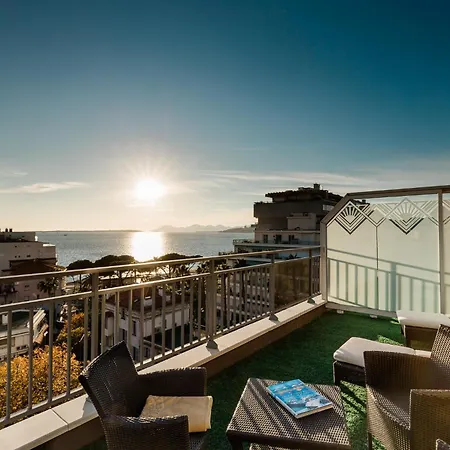 Helios 4* ז'ואן-לה-פינס