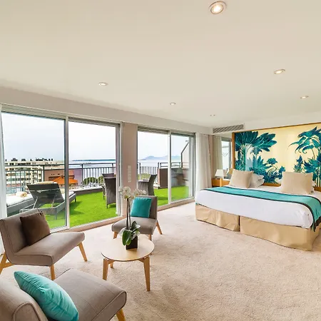 Helios 4* ז'ואן-לה-פינס