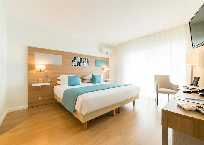 Helios Готель Жюан-ле-Пен