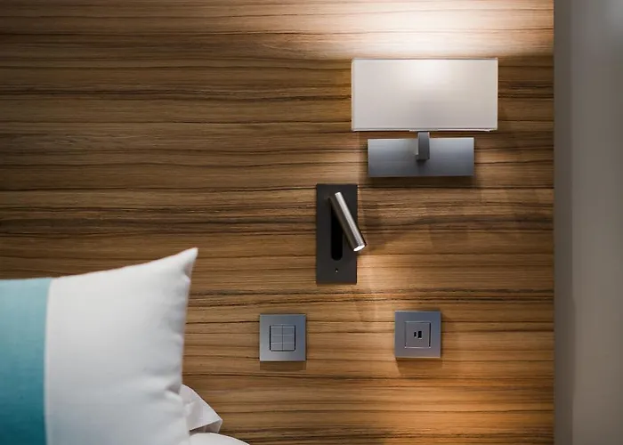 Готель Helios Жюан-ле-Пен