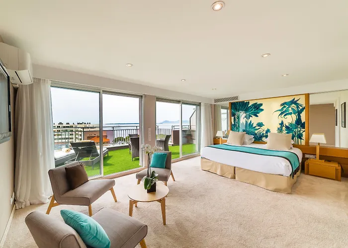 Helios 4* Жюан-ле-Пен